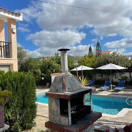 Villa Ocean Stones 1Km From Main Coral Bay Beach Peyia Exterior foto